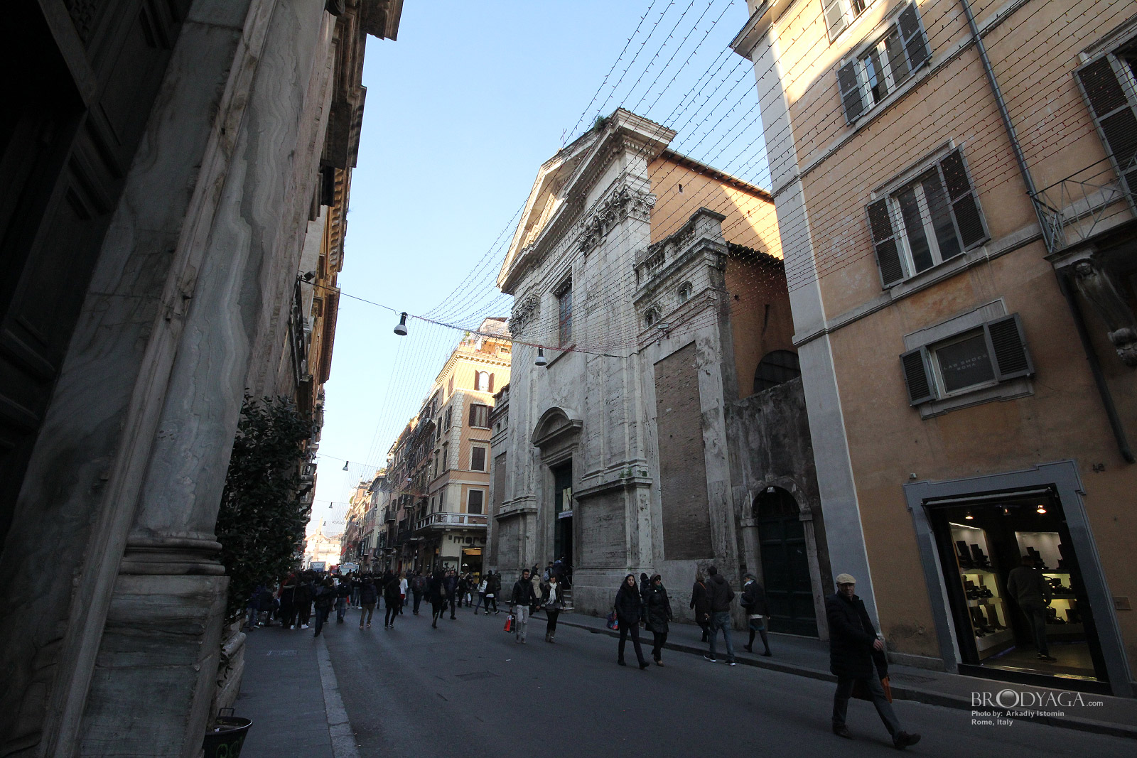 Santi Gesù e Maria al Corso, Rome